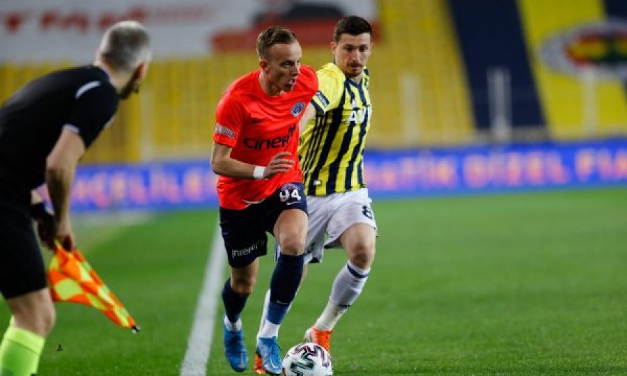 Hadergjonaj i shënon Fenerbahces, Kastrati realizon për Dinamon