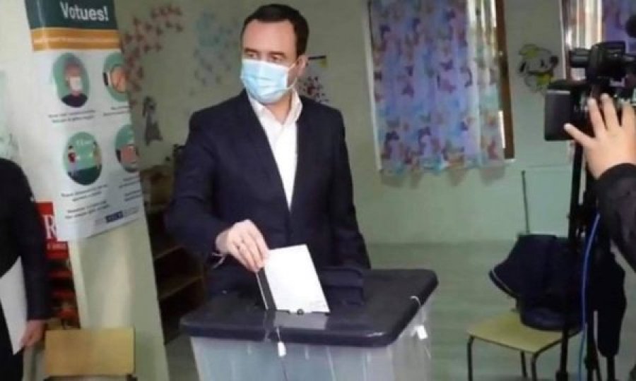  Albin Kurti voton në Shqipëri 