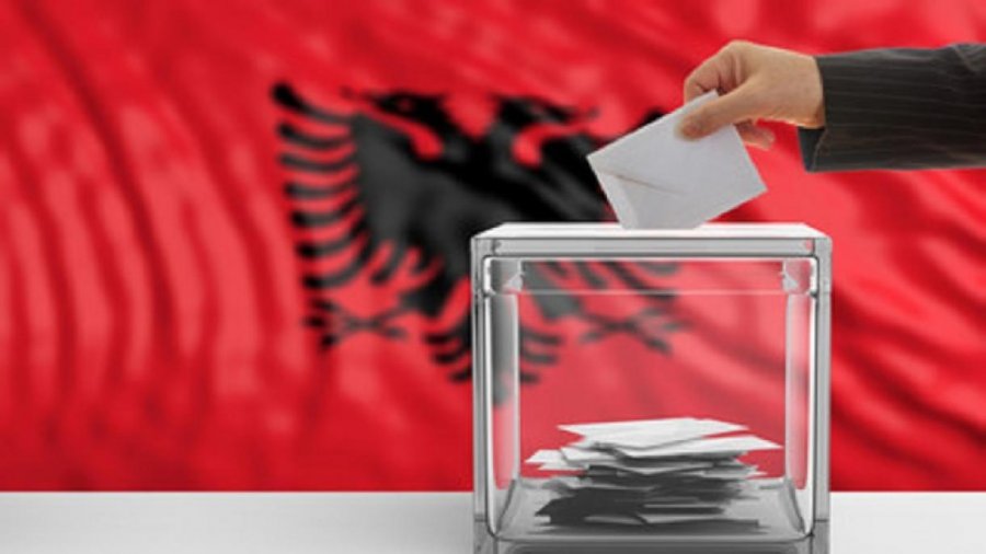  Nëna rezulton e infektuar, djali largohet nga komisioni i votimit në Vlorë 