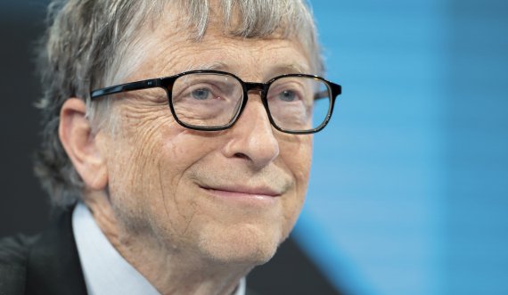  Bill Gates: Në fund të vitit 2022 kthehemi në normalitet 