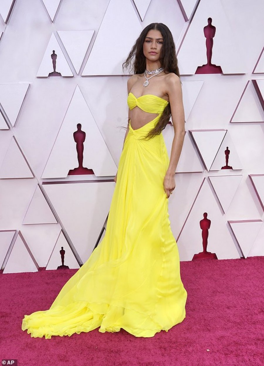 Zendaya merr pjesën në ceremoninë e ‘Oscars’ me diamante në vlerë 6 milionë dollarë