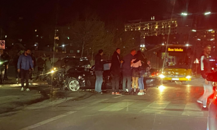 Aksident i rëndë në Prishtinë, tre persona të lënduar