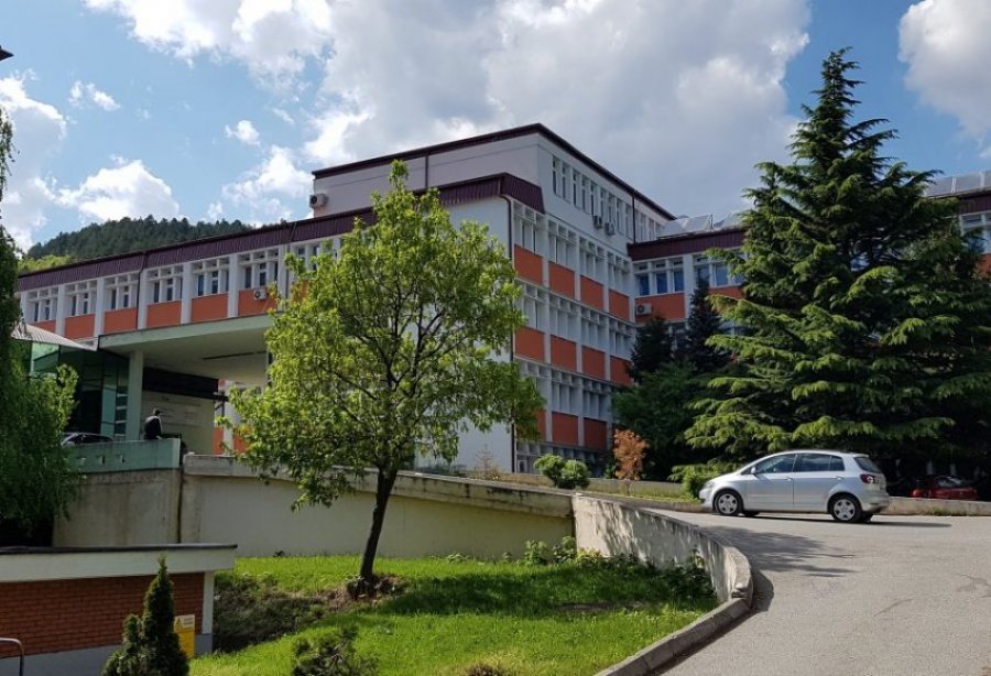  ​87 pacientë me koronavirus të shtrirë në Spitalin e Pejës, 17 në gjendje më të rëndë 