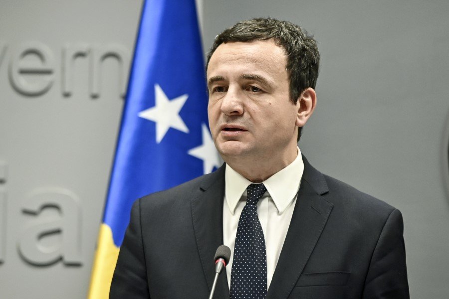 Kryeministri Kurti shpalos programin qeverisës, thotë se do të përgadisin padi për gjenocid ndaj Serbisë në GJND