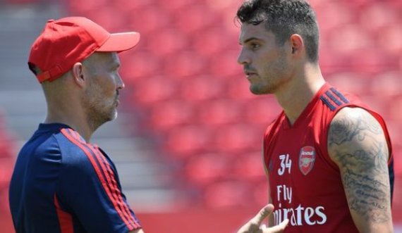 Ljungberg: Xhaka është i ngadalshëm dhe po frikësohet