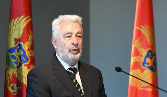  Kryeministri i Malit të Zi, Zdravko Krivokapiq uron Albin Kurtin për detyrën 