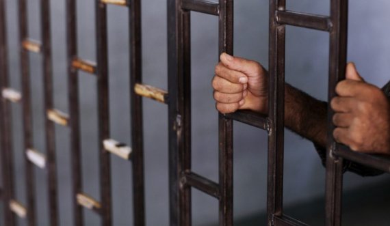 “Unë më së shumti e ndjej mungesën e vajzës”, Kurban Bajrami në burgun e grave në Lipjan