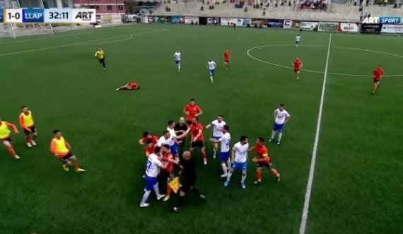 Dënohen tre futbollistë në përleshjen që ndodhi në Suharekë