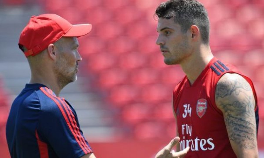 Ljungberg: Xhaka është i ngadalshëm dhe po frikësohet