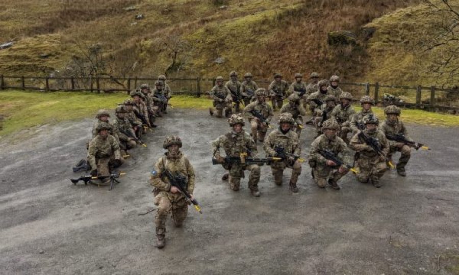  Oficeri i FSK’së përfundon Kursin e Betejës së Komandantëve të togjeve në Britani 