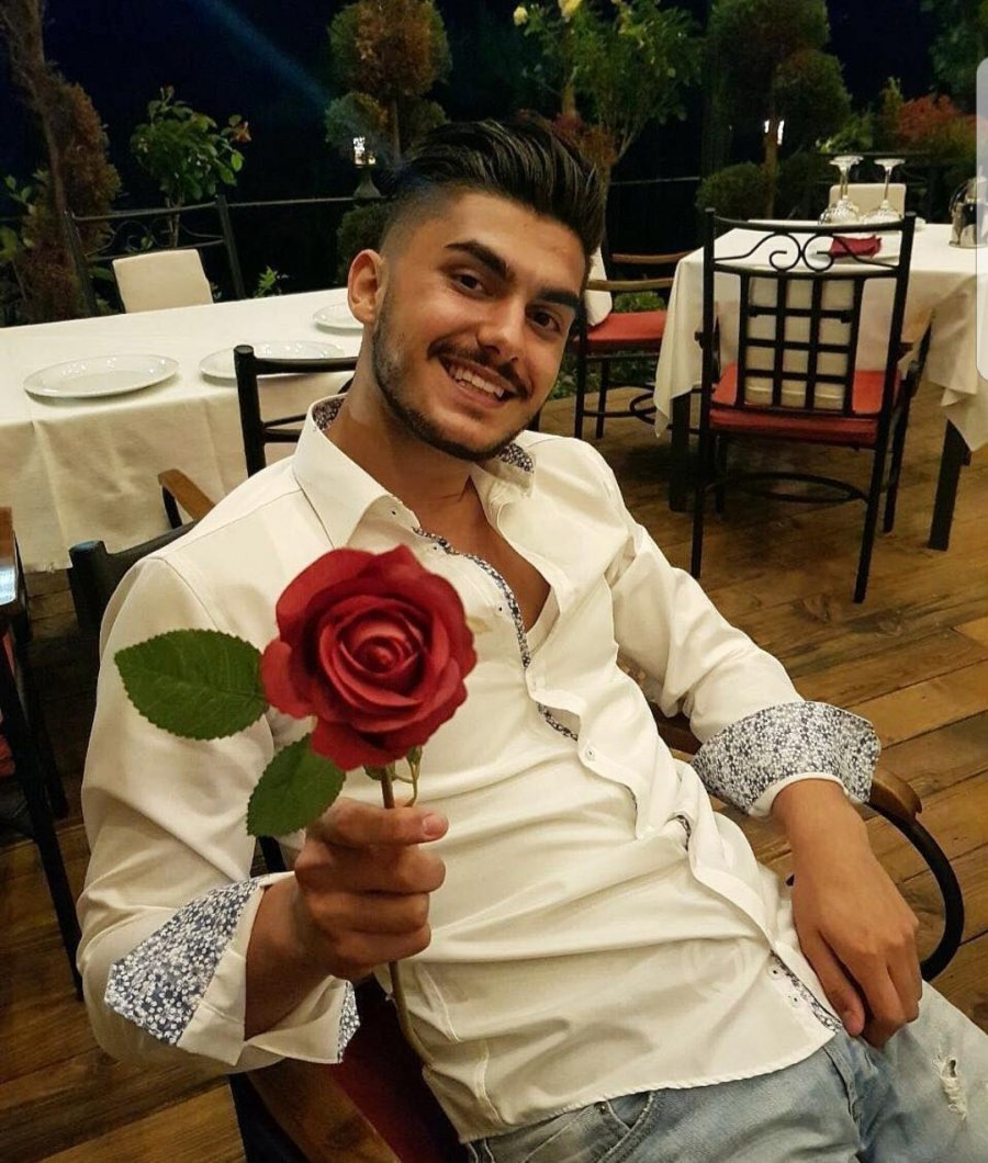 Butrint Imeri bëhet ‘zhvillë’, kështu po duket turpi i tij plot muskuj!