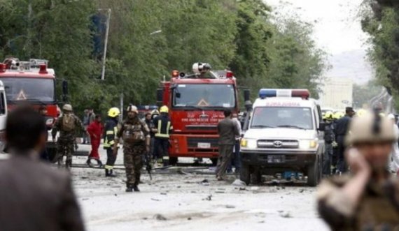 Ofensiva e talebanëve nuk ndalet, sulmohet aeroporti i Kandaharit