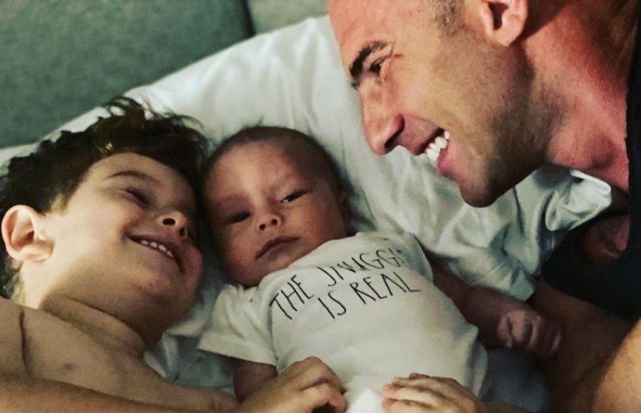 Patris Berisha postoi foton e ëmbël me djalin e dytë