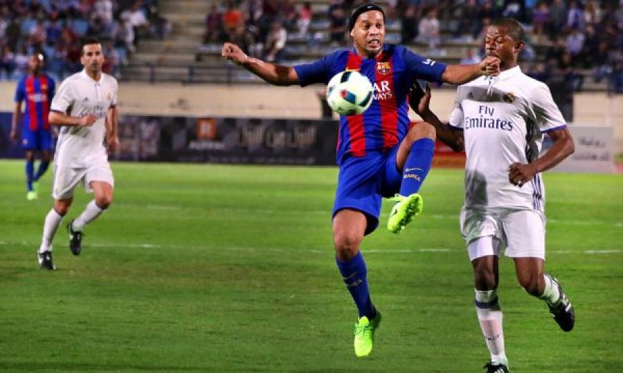  Ronaldinho: Jam i lumtur kur e kam topin në këmbë 