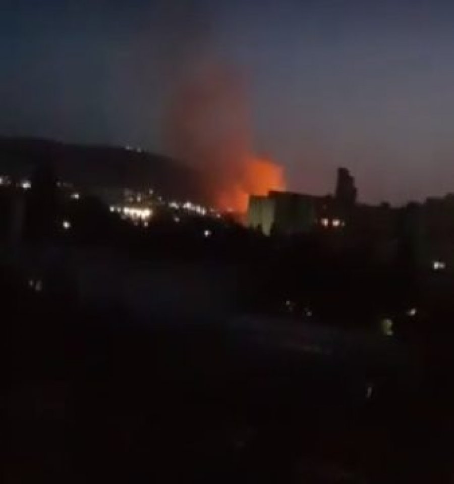 Lokalizohen zjarret në Fushë Kosovë, u dogjën sipërfaqe hamullore