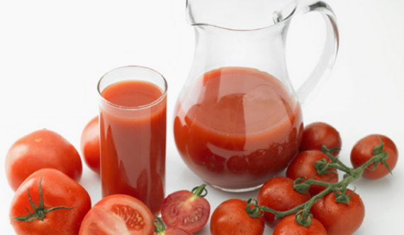Si ndihmon lëngu i domates te dhimbjet në menopauzë?