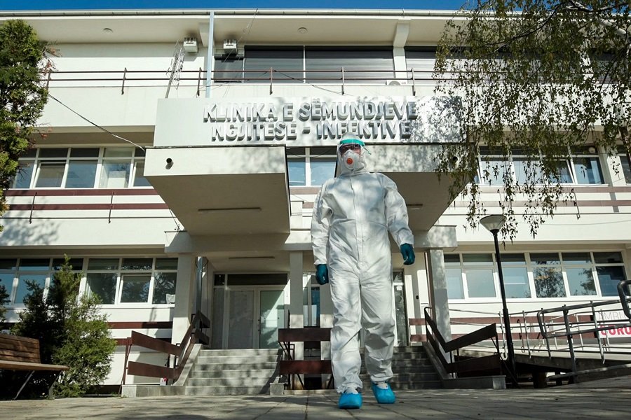 159 pacientë me COVID-19 po trajtohen në spitalin e Prizrenit