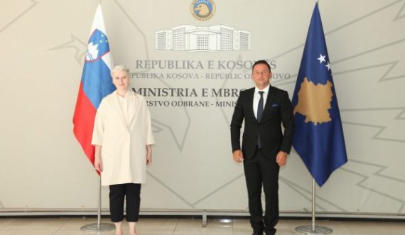  Sllovenia ofron mbështetje për Kosovën për anëtarësimin në NATO e BE 