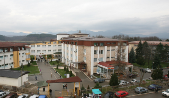  Sulmohet sigurimi i Spitalit të Gjakovës