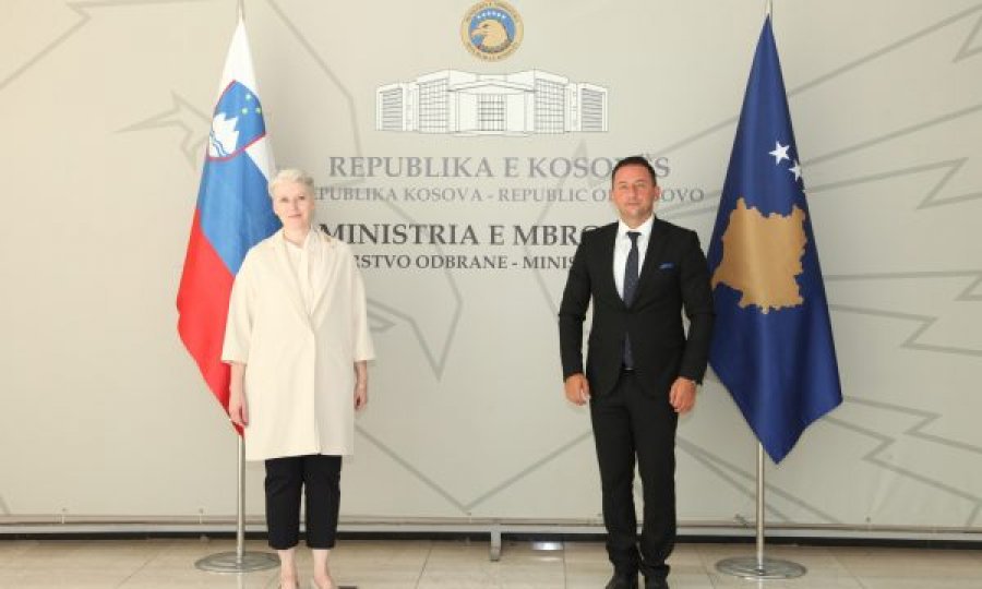  Sllovenia ofron mbështetje për Kosovën për anëtarësimin në NATO e BE 