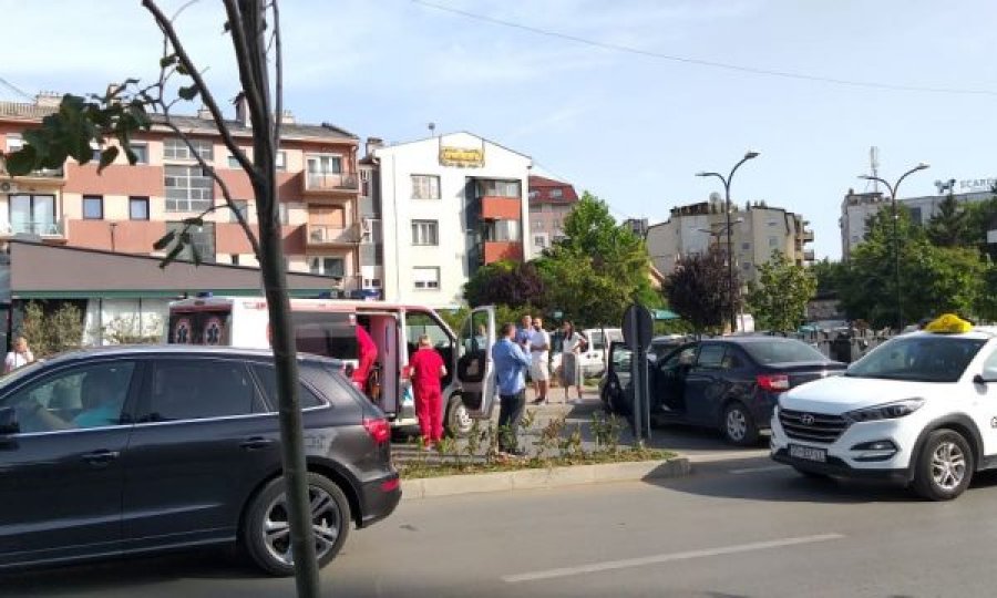 Aksident në lagjen Pejton të Prishtinës, autoambulanca mbërrin në vendngjarje