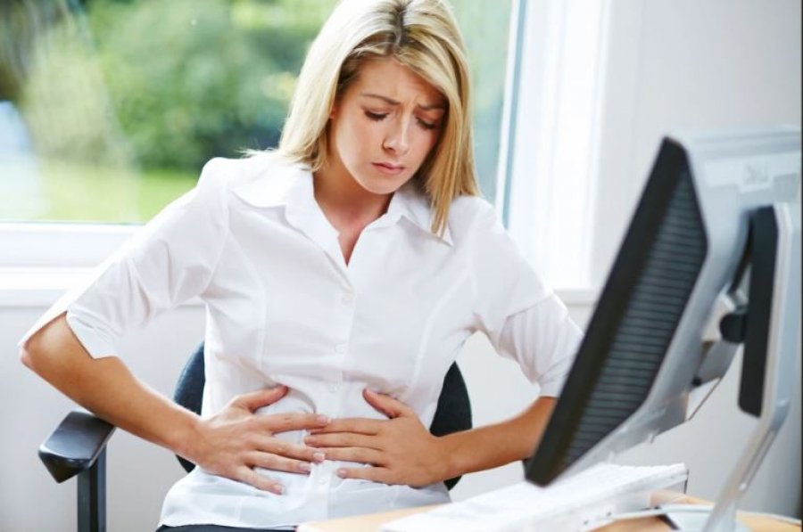 Shtatë llojet e dhimbjes së stomakut/ Mjekët tregojnë se kur duhet të shqetësoheni për shëndetin tuaj