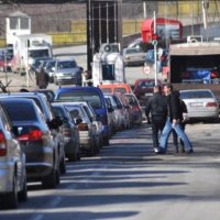 Pritjet deri në katër orë e gjysmë, kolona të gjata në Merdare