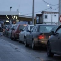 Kolona deri në 3 kilometra, qytetarët presin deri në 5 orë në Merdarë