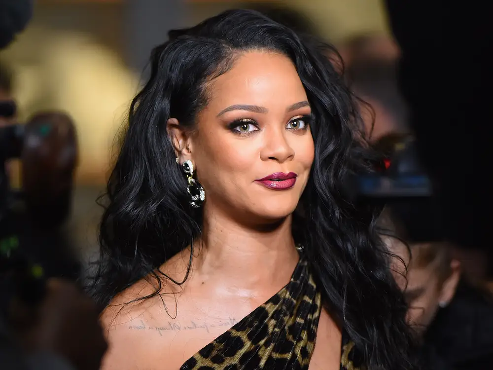 Rihanna zyrtarisht miliardere dhe këngëtarja më e pasur në botë!