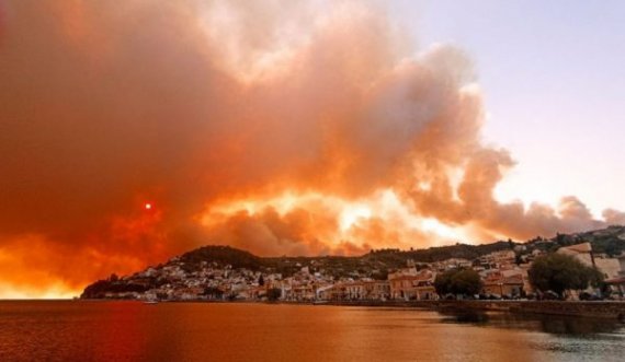  Shkrumbohet ishulli, banorët evakuohen me varka 