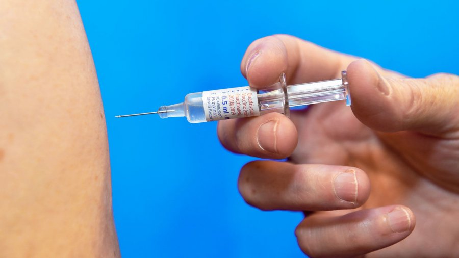  Gjermania dhe Franca s’e dëgjojnë OBSh-në, do ta japin dozën e tretë të vaksinës 