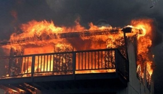  Disa shtëpi e toka përfshihen nga zjarri në Suharekë e Prizren, Policia jep detaje 
