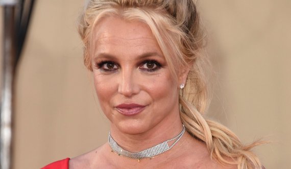 Mësuesi pushohet nga puna dhe shkak bëhet Britney Spears