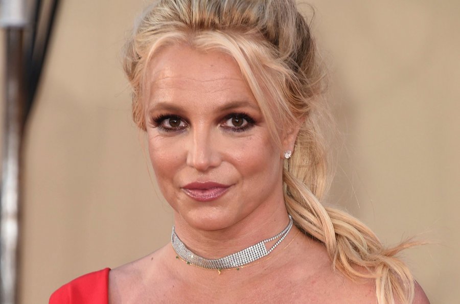 Mësuesi pushohet nga puna dhe shkak bëhet Britney Spears