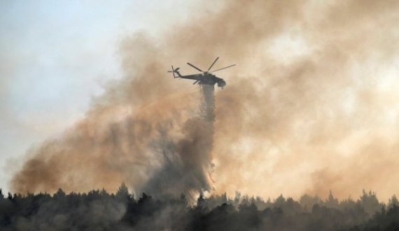 Zjarret s’kanë të ndalur në Greqi, rrëzohet një aeroplan që kishte shkuar për të shuar zjarrin
