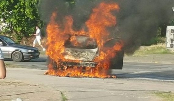  I riu i vë flakën makinës së një 29-vjeçari, policia në kërkim të autorit 