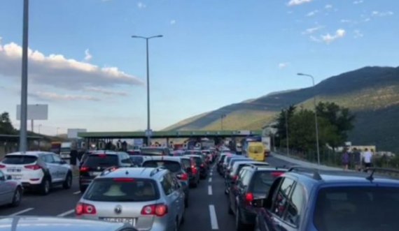  Pritje rreth një orë, detaje nga gjendja në pikat kufitare 