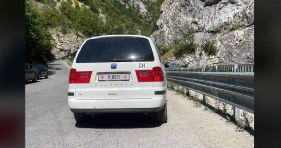Mërgimtari nga Zvicra vozitë veturën me mbiemrin e kryeministrit Kurti 