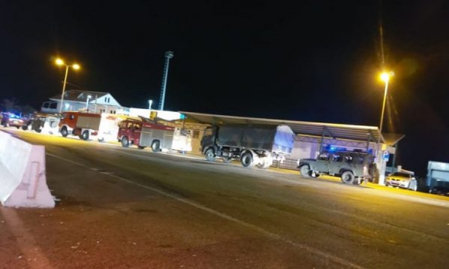 Konvoji i FSK-së e kalon kufirin me Shqipërinë