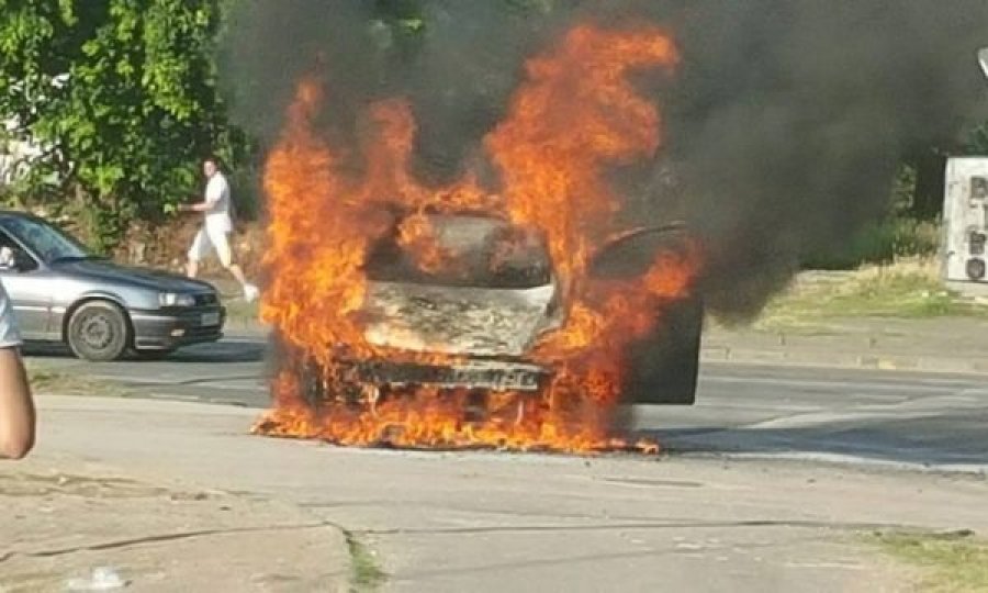  I riu i vë flakën makinës së një 29-vjeçari, policia në kërkim të autorit 