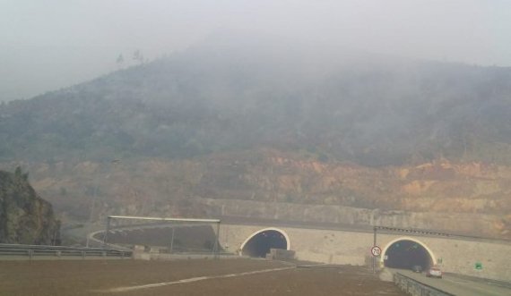  Pamje nga Kukësi, kjo është gjendja momentale me zjarret mbi tunelin e Kalimashit 