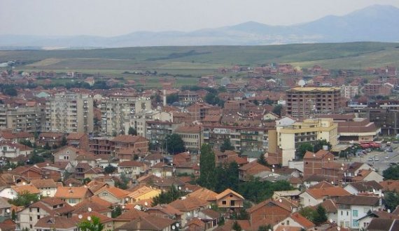  E largoi nga puna, gjakovari i shkon shefit me sëpatë në shtëpi 