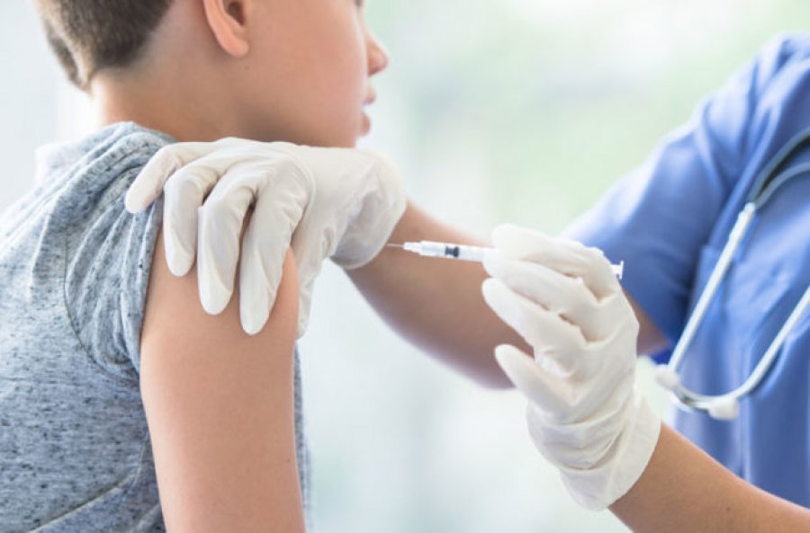  Vendimi për të vaksinuar fëmijët mbështetet në etikë dhe jo në shkencë 