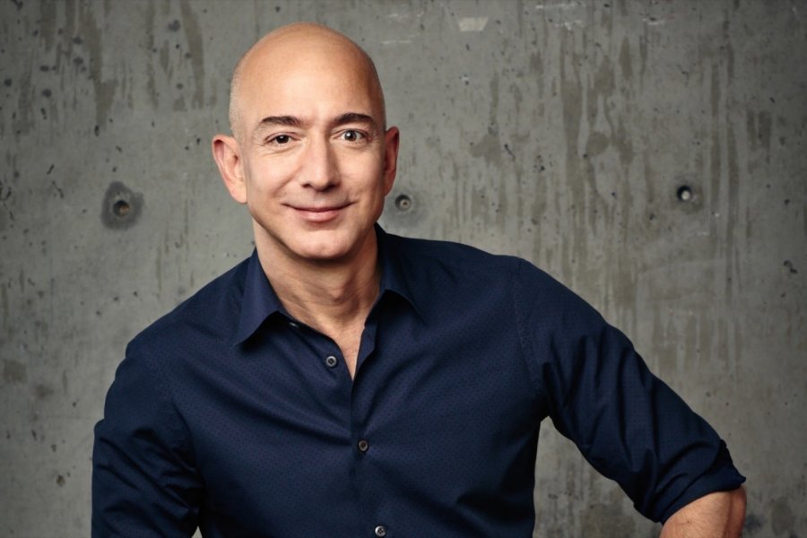  Jeff Bezos bie në renditje, ja kush e zuri vendin e njeriut më të pasur në botë 