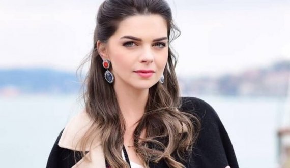 E kemi parë në filmat turq, aktorja pranon publikisht origjinën shqiptare! Moderatori turk: Shqiptarët janë…