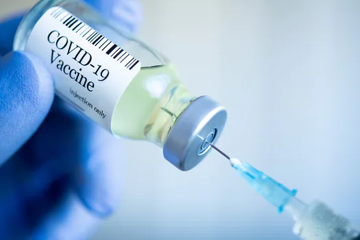 Miratohet marrëveshja 15 milionë euroshe për shpërndarjen e vaksinave Anti-COVID në Kosovë 