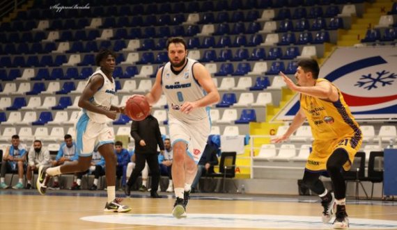 Shtyhet afati kalimtar në basketboll