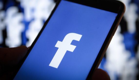 AP: Sistemet e brendshme të Facebook që përdoren nga punonjësit e tij, po ashtu janë jashtë sistemit