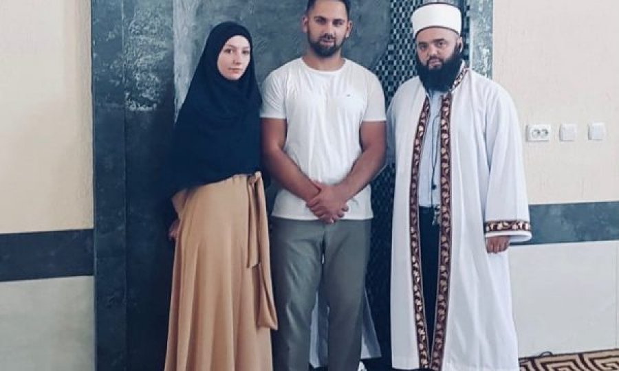 Gjermanja konvertohet në Islam në Xhaminë e Shipolit të Mitrovicës
