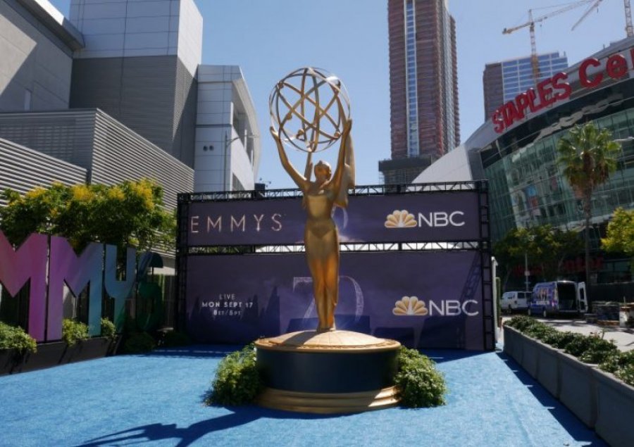 Covid-19: Emmy Awards do të mbahet në ambient të hapur